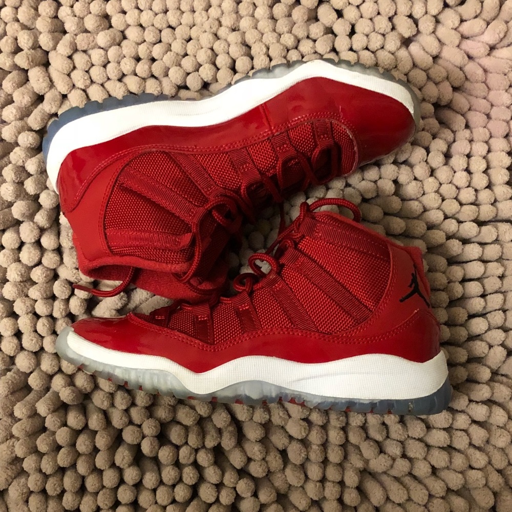Jordan retro 11 size 2